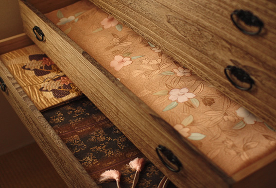 箪笥の中の着物の写真/着物リメイクのアトリエ ラ・ソワ